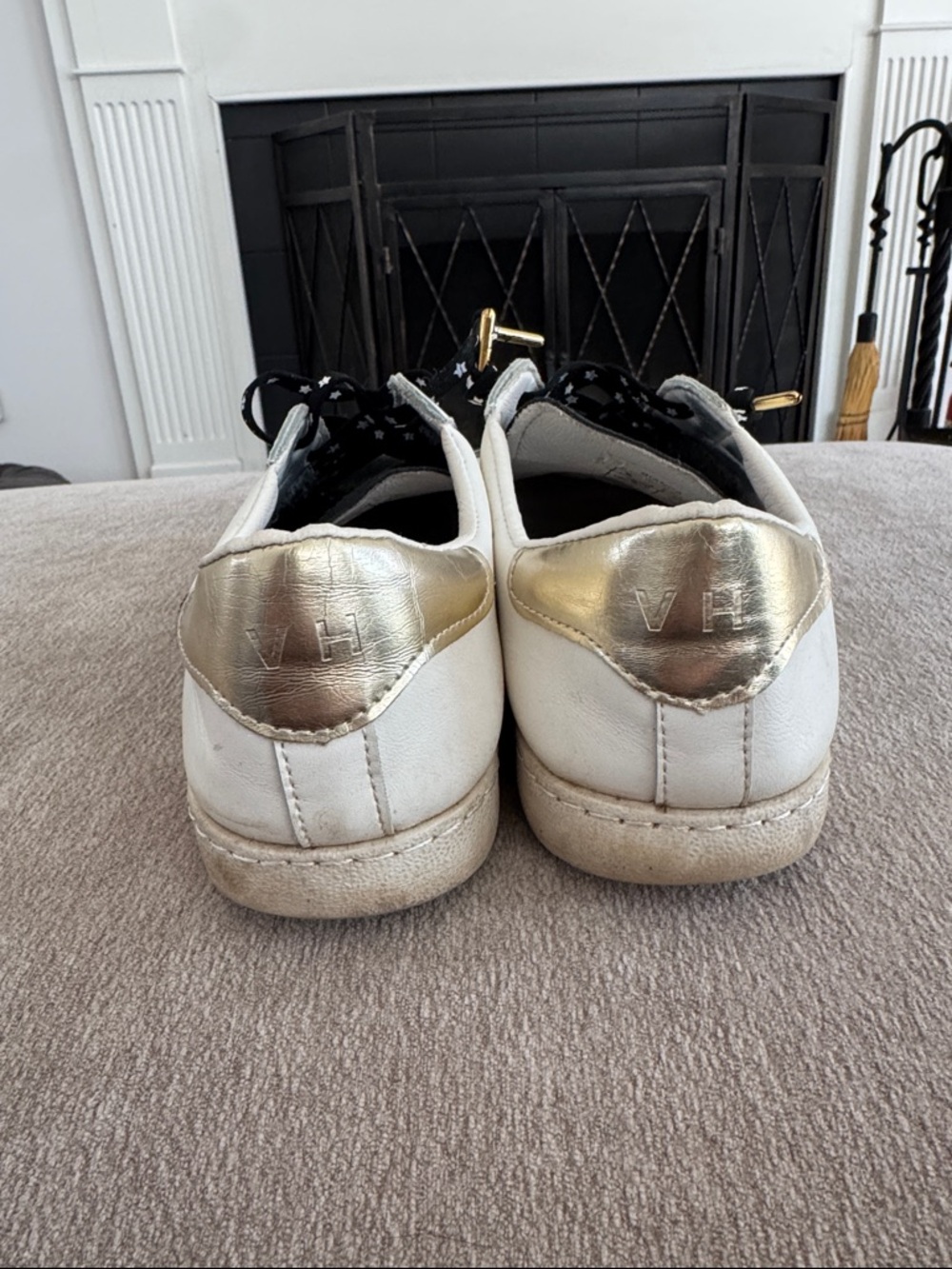 Vintage Havana Bianca White Sneakers with Black Star and Gold Heel - Picture 4 of 9